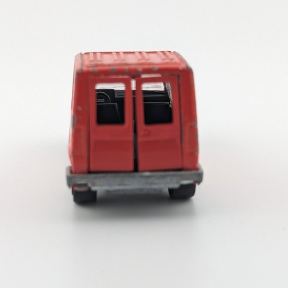 MAJORETTE 1:53 Avis Renault Express Box Van red diecast - Picture 6 of 7